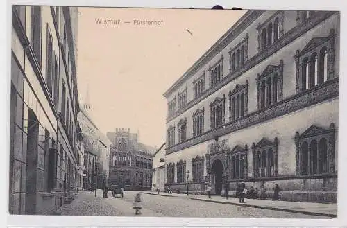 85040 AK Wismar - Fürstenhof, Straßenansicht um 1910