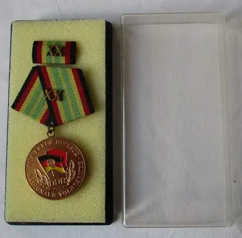 DDR Medaille für treue Dienste in der NVA Gold XX 20 Jahre Bartel 148 i (160954)
