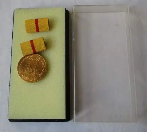 DDR Medaille für hervorragende Leistungen in der Chemischen Industrie (160647)