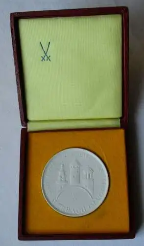 DDR Meissner Porzellan Medaille 700 Jahre Auerbach 1282-1982 im Etui (103194)