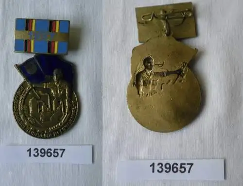 DDR Medaille für hervorragende Leistungen im Fünfjahrplan 1957 (139657)