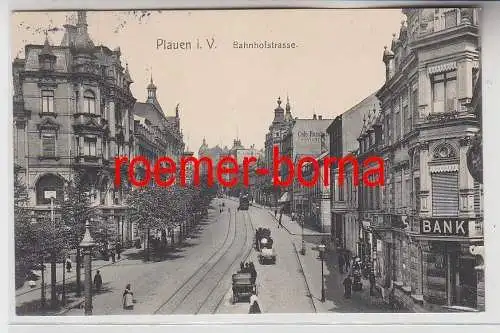 77002 Ak Plauen i.V. Bahnhofstrasse mit Bank und Café Rossbach 1907