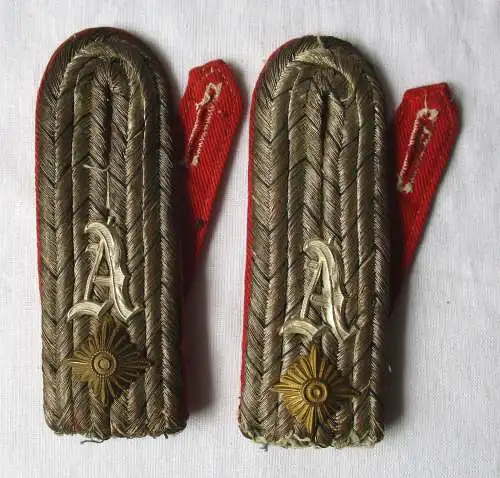 Kaiserreich Paar Schulterstücke Oberleutnant mit Metallauflage A  (167269)