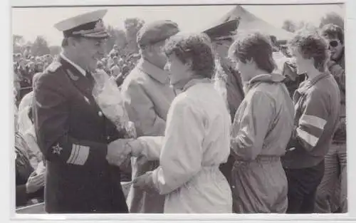 98335 Foto DDR Admiral der Volksmarine zu Gast bei der GST um 1980