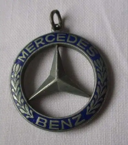 Alter durchbrochener emaillierter Anhänger Mercedes Benz um 1940  (161504)