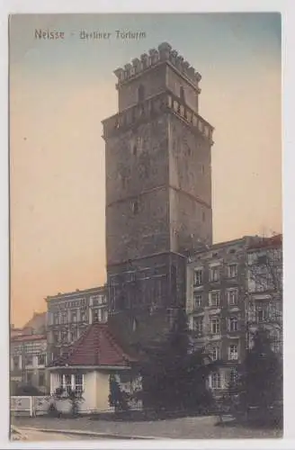 901764 Ak Neisse Nysa - Blick auf den Berliner Torturm um 1910