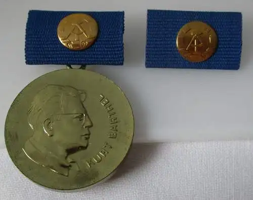 Seltene DDR Kurt-Barthel-Medaille im Etui Bartel 295 b (119533)