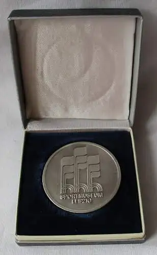 seltene DDR Medaille Sportmuseum Leipzig im Etui (113477)