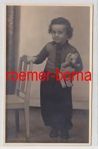 83235 Foto Porträt kleines Mädchen mit Teddybär aus Halle um 1930