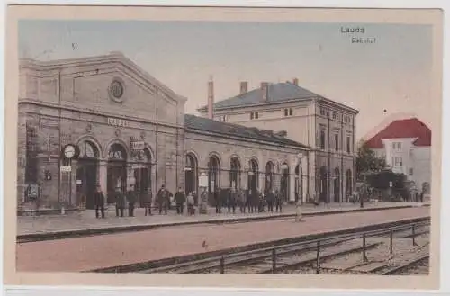 99338 AK Lauda - Bahnhof, Bahnhofsgebäude Außenansicht davor Angestellte 1916