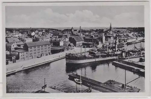 12877 AK Ostseebad Stolpmünde (Ustka) - Hafen mit regem Schiffsverkehr