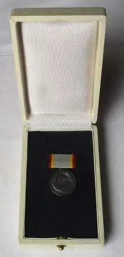 DDR Abzeichen Ehrentitel 900er Silber Kunstpreis der DDR Bartel 36 a (121567)