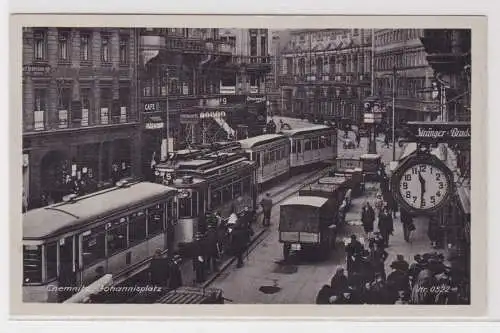 33141 AK Chemnitz - Johannisplatz bei vollem Betrieb mit Geschäften, Café