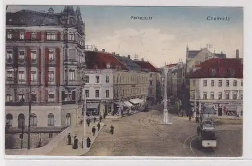 67535 AK Chemnitz - Falkeplatz, Straßenansicht mit Geschäften 1914