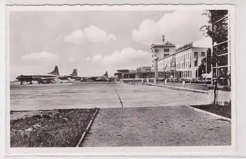 37707 Ak Frankfurt am Main Flughafen Rhein Main mit Flugzeug 1958