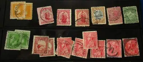 kleine Briefmarkensammlung mit 19 alten Briefmarken Neuseeland (140521)