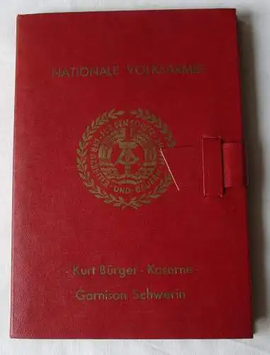 DDR Plakette NVA Kurt Bürger Kaserne Garnison Schwerin im Etui 1984 (116687)