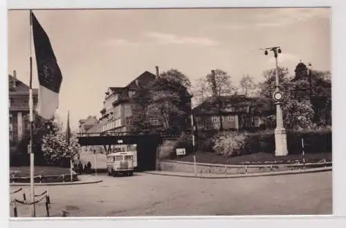 37114 Foto AK Finsterwalde Niederlausitz - Thälmannstraße mit Omnibus