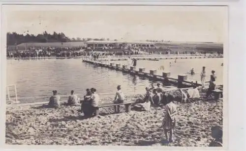904423 Ak Grüna - Sommer- und Luftbad, Totalansicht mit Menschen 1923