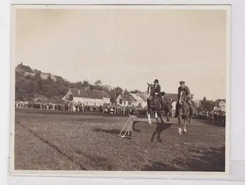 86565 Original Foto Geithain - Reitturnier, springende Pferde über Hindernis