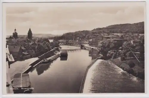 902581 Ak Hameln an der Weser Weserpartie mit Weserbrücke um 1930