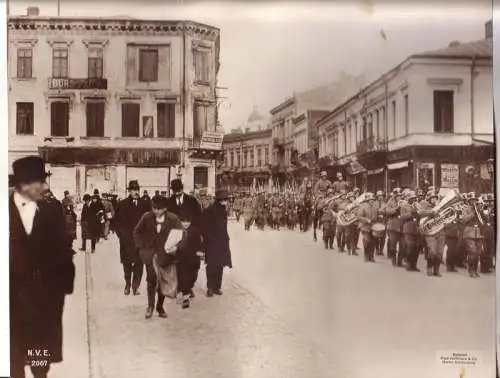 106416 großes Original Propagandafoto "Parade in Bukarest" 1. Weltkrieg