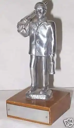 Alte Figur Pokal Bergmann mit Bohrmeißel aus Metall