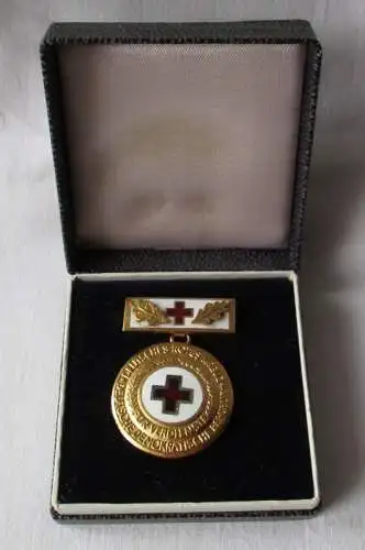 DDR DRK Deutsches Rotes Kreuz Ehrenzeichen in Gold mit Ehrenspange (136330)