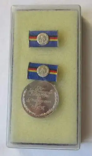 DDR Medaille für hervorragende Leistungen im Finanzwesen Bartel 292 c (141292)