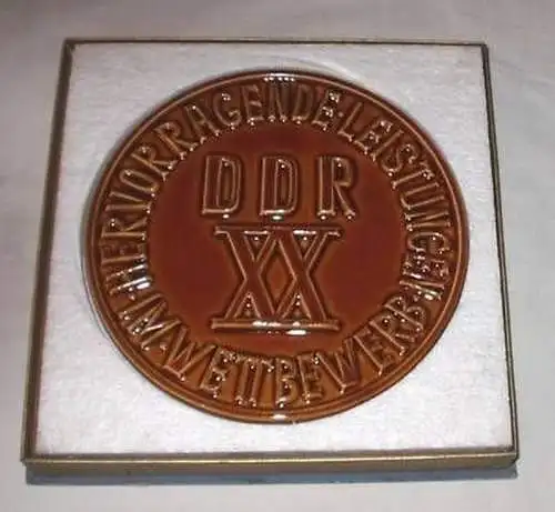 DDR Keramik Plakette sozialistisch arbeiten lernen ...