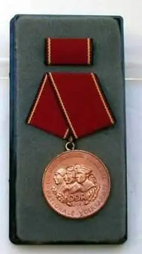 DDR Verdienstmedaille der NVA in Bronze im Etui