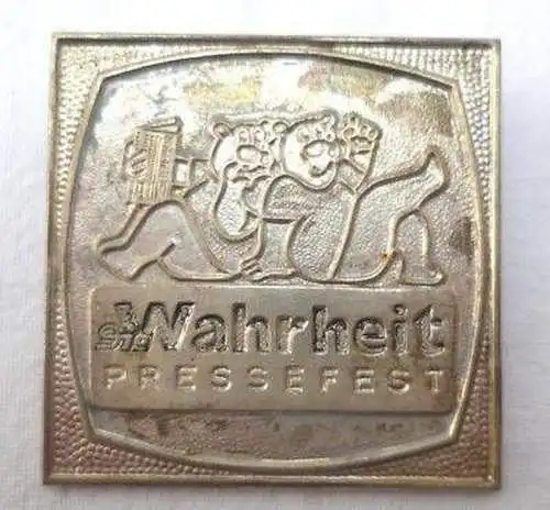 DDR Abzeichen "Die Wahrheit" Pressefest