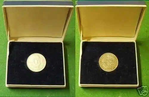 schöne DDR Medaille Pablo Neruda 1904-1973 im Etui