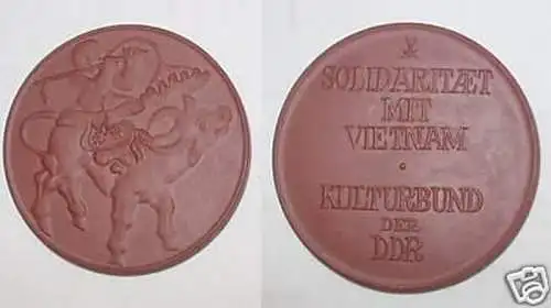 DDR Porzellan Medaille Solidarität mit Vietnam um 1975