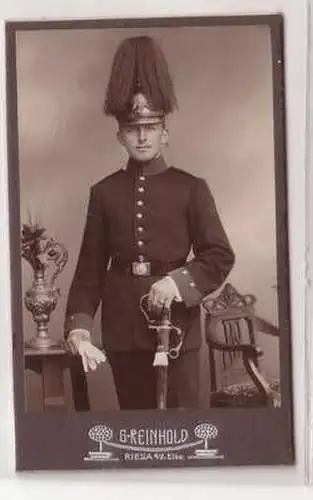 52095 Militär Foto Soldat Riesa Sachsen mit Paradehelm um 1910