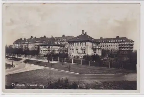 900900 AK Chemnitz - Frauenklinik, Straßenansicht 1941