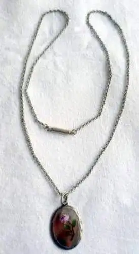 elegante Kette mit emailliertem Anhänger mit Rose