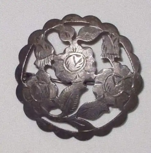 hübsche Brosche 900er Silber mit Blütenmotiv um 1940