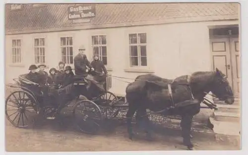 53548 Ak Gasthaus zur Gut Quelle Inh. Fried. Weihmann, Familie in Kutsche