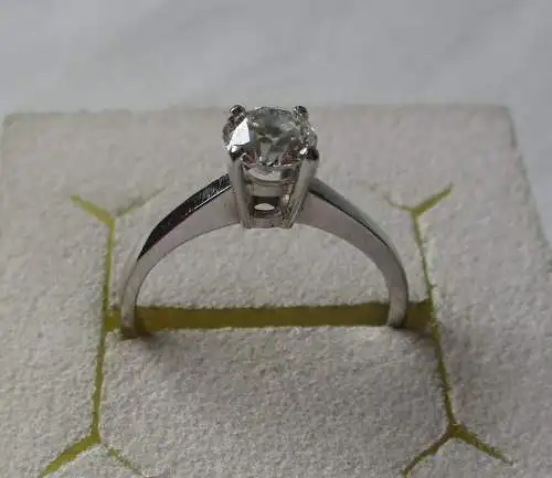 Klassischer 750er Weißgold Damen Ring mit Solitär Diamanten 0,6 Karat (110243)