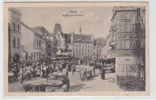 51590 Feldpost Ak Neuß Markt mit Rathaus 1916