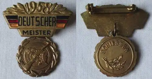 DDR Abzeichen Sport Deutscher Meister 1958 im Schiessen Gewehr (162411)