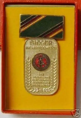 seltene DDR Medaille Sieger im Wettbewerb im Etui