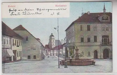 43382 Ak Eisfeld Marktplatz mit Brunnen 1919