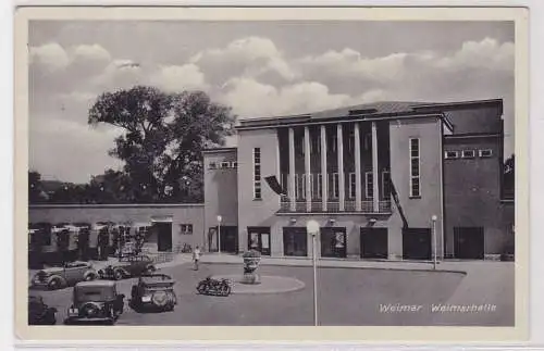 89656 AK Weimar - Weimarhalle, davor Automobile 1937