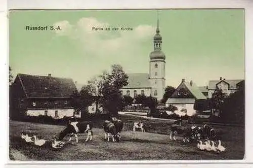 54050 Ak Russdorf Sachsen-Altenburg Partie an der Kirche um 1910