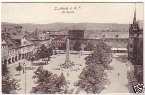 26348 Ak Saalfeld a.d. Saale Marktplatz um 1920