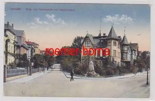 83537 Ak Giessen Berg- und Gartenstraße mit Jahndenkmal 1916