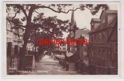 83543 Foto Ak Marburg a.L. Steinweg mit Apotheke um 1940