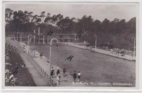 10581 Ak Frankfurt am Main - Sportfeld und Schwimmbahn um 1930